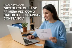 Mulher com documento e site ANSES visível em ambiente de trabalho