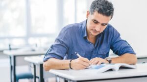 Terminar tus estudios mejor camino dentro del Plan FinEs